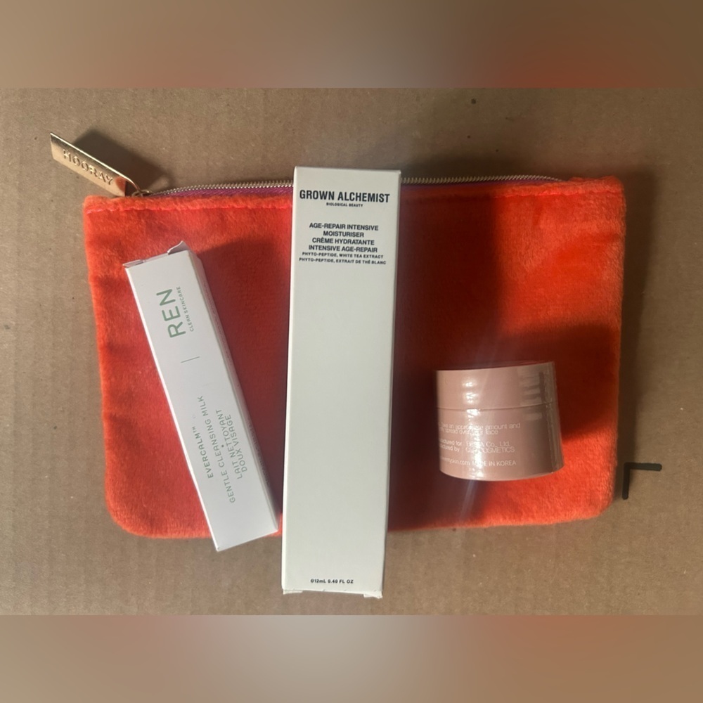 Ipsy bag with unopened samples.